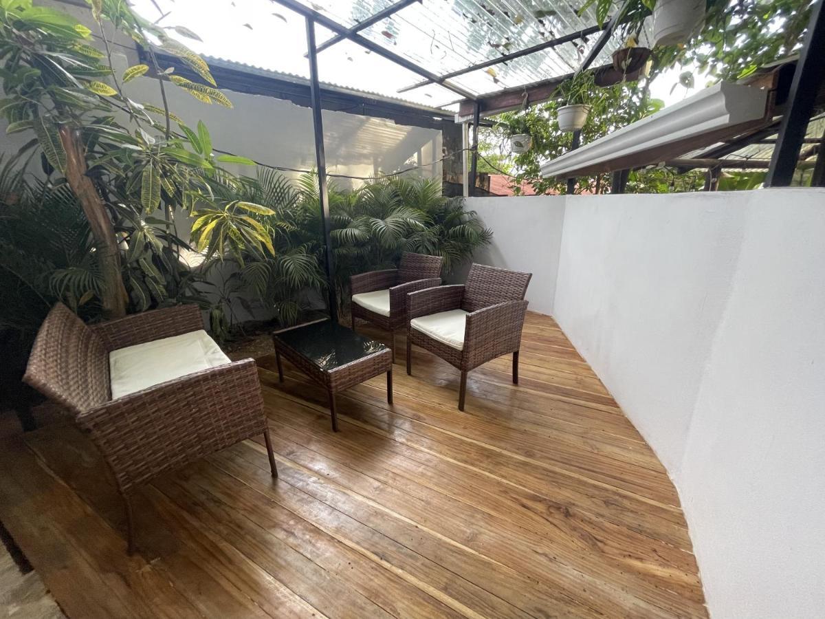 El Gato Rojas Surf Hostel Playa Santa Teresa  Екстериор снимка