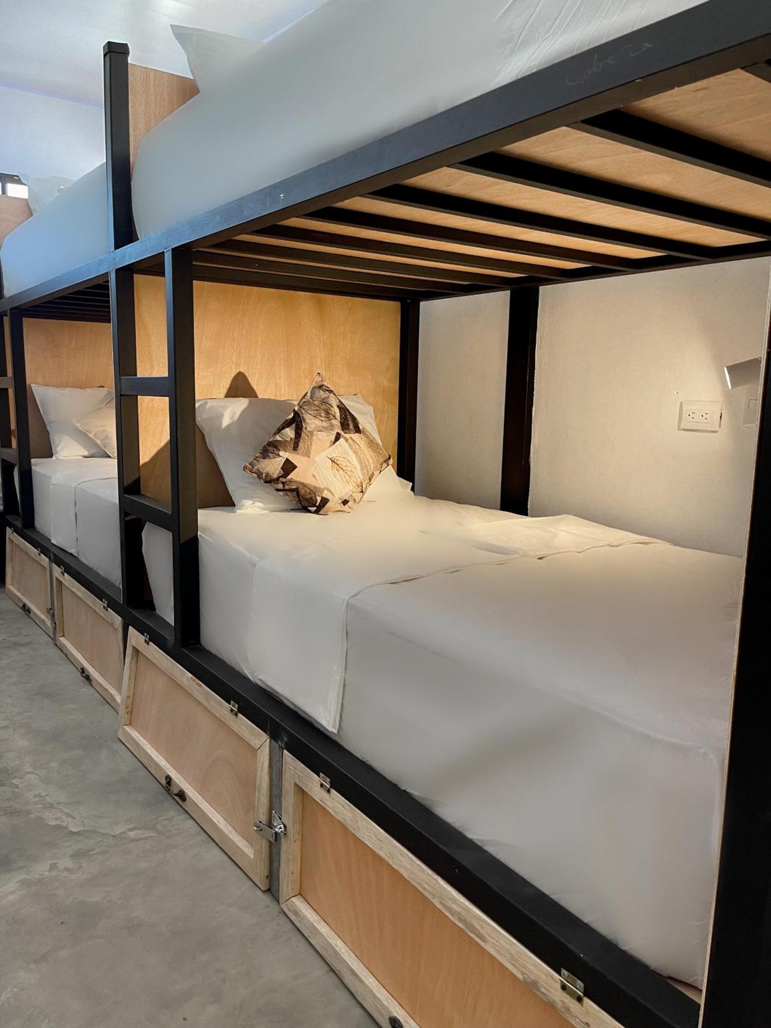 El Gato Rojas Surf Hostel Playa Santa Teresa  Екстериор снимка