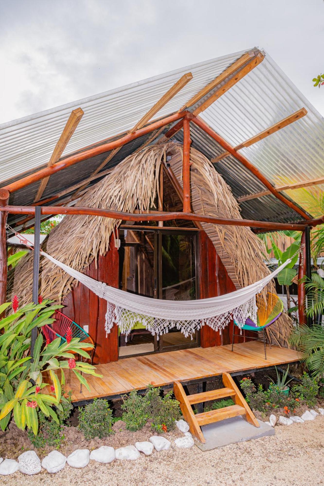 El Gato Rojas Surf Hostel Playa Santa Teresa  Екстериор снимка